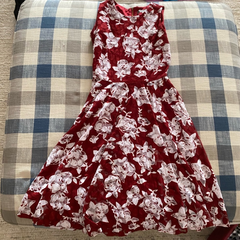 Red/White Formal Women’s Dress Size 4